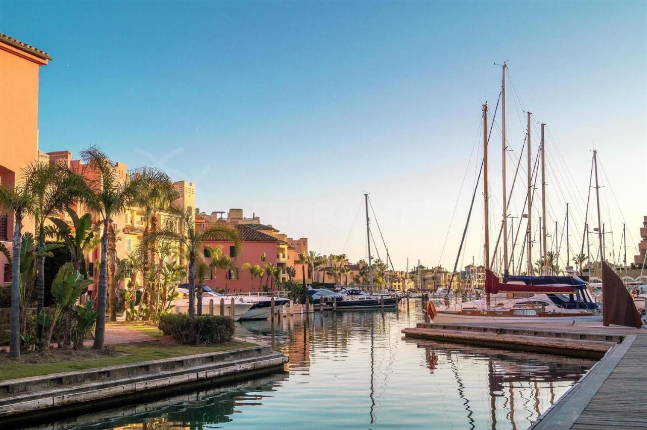 New & Modern Apartment - Marina, Sotogrande Eksteriør bilde